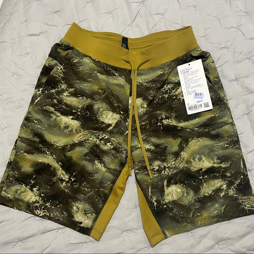 Lululemon mens short!